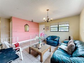 1055 NW 32nd Ct, Miami FL 33125