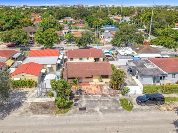 1055 NW 32nd Ct, Miami FL 33125