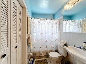 1055 NW 32nd Ct, Miami FL 33125