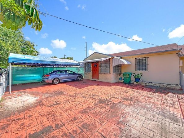 1055 NW 32nd Ct, Miami FL 33125