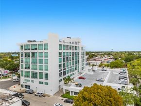 8101 Biscayne Blvd R414, Miami FL 33138