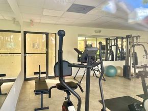 9350 Fontainebleau Blvd 408, Miami FL 33172