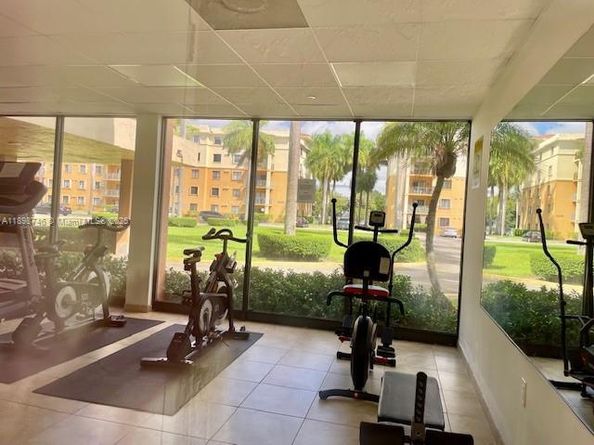 9350 Fontainebleau Blvd 408, Miami FL 33172