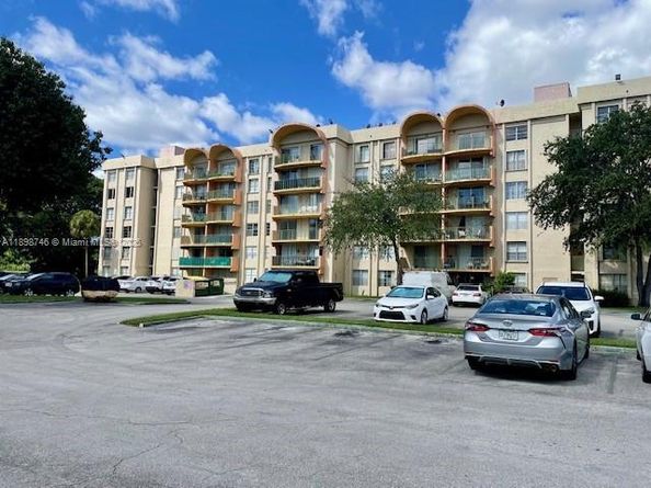 9350 Fontainebleau Blvd 408, Miami FL 33172