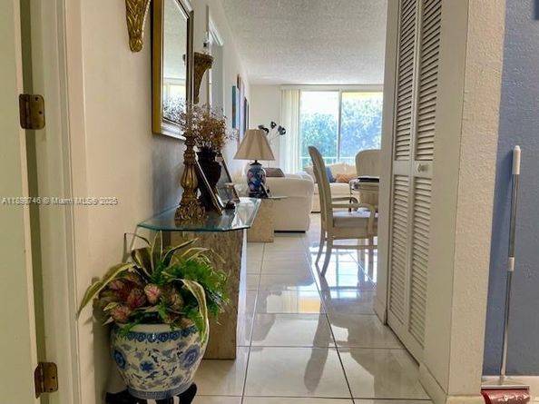 9350 Fontainebleau Blvd 408, Miami FL 33172