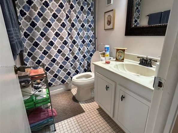 1100 Saint Charles Pl 504, Pembroke Pines FL 33026