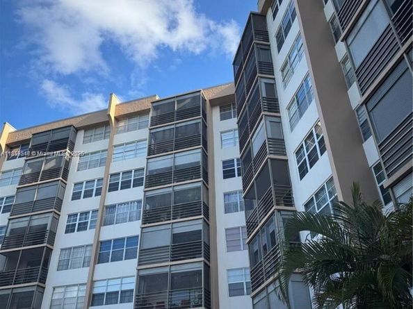 1100 Saint Charles Pl 504, Pembroke Pines FL 33026