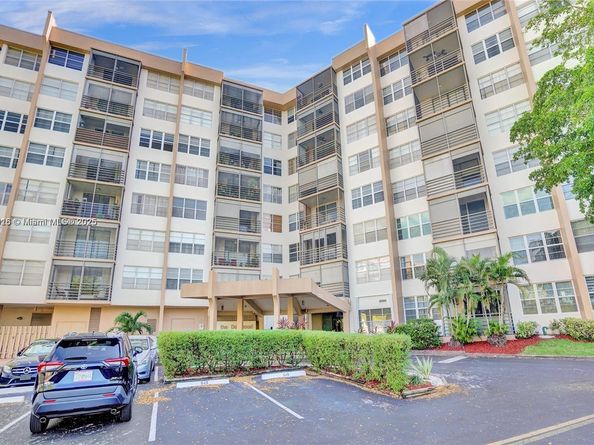 1100 Saint Charles Pl 504, Pembroke Pines FL 33026