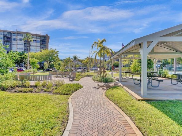 1100 Saint Charles Pl 504, Pembroke Pines FL 33026