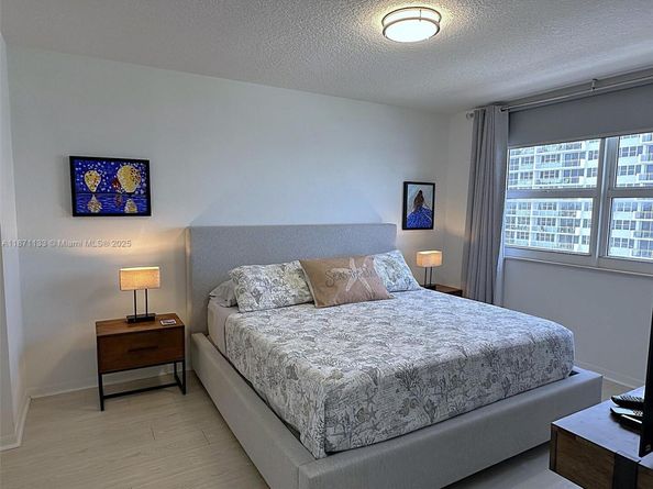 2080 S Ocean Drive LPH06, Hallandale Beach FL 33009