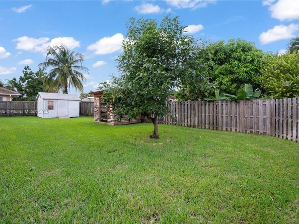 15806 SW 144th Pl, Miami FL 33177