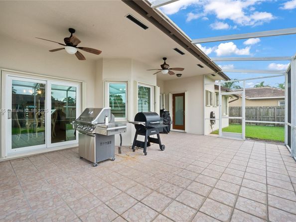 15806 SW 144th Pl, Miami FL 33177