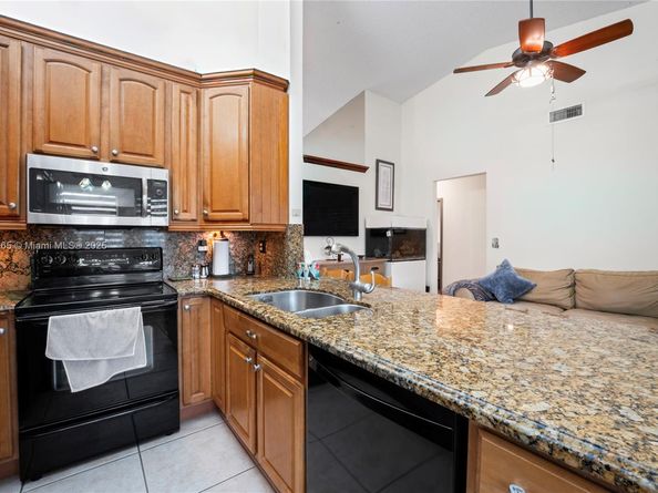 15806 SW 144th Pl, Miami FL 33177