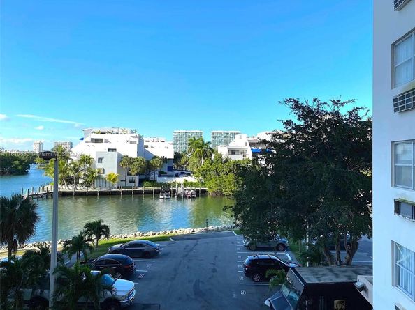 400 Kings Point Dr 318, Sunny Isles Beach FL 33160