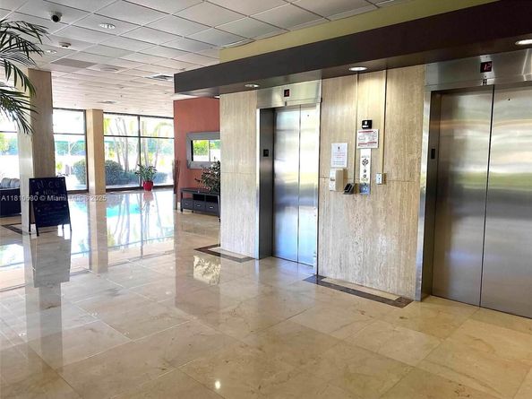 400 Kings Point Dr 318, Sunny Isles Beach FL 33160
