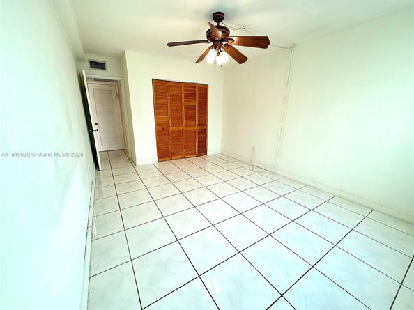 400 Kings Point Dr 318, Sunny Isles Beach FL 33160