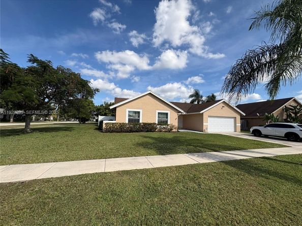 22482 Blue Marlin Dr, Boca Raton FL 33428