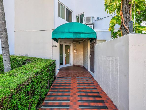 7830 Dickens Ave 202, Miami Beach FL 33141