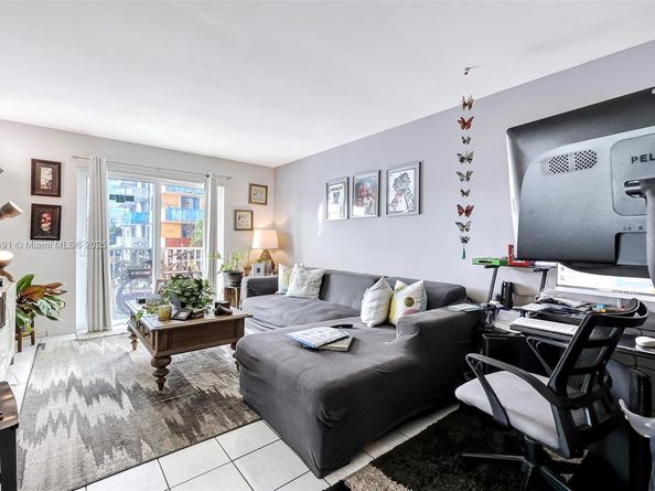 7830 Dickens Ave 202, Miami Beach FL 33141
