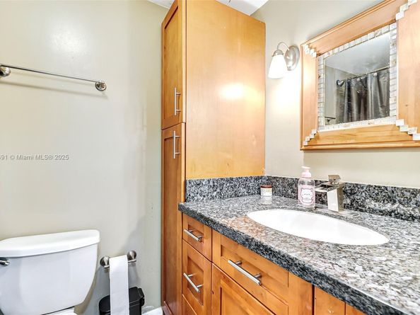 7830 Dickens Ave 202, Miami Beach FL 33141