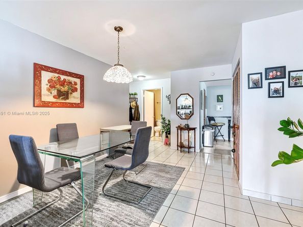 7830 Dickens Ave 202, Miami Beach FL 33141