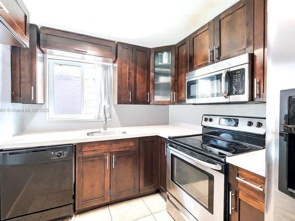 7830 Dickens Ave 202, Miami Beach FL 33141