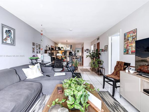 7830 Dickens Ave 202, Miami Beach FL 33141