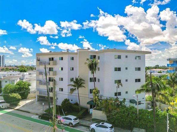 7830 Dickens Ave 202, Miami Beach FL 33141