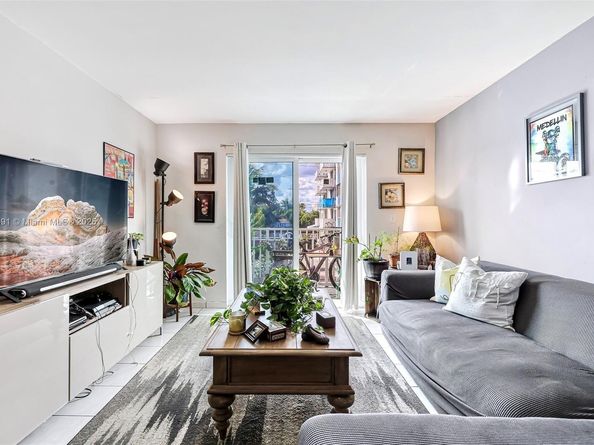 7830 Dickens Ave 202, Miami Beach FL 33141