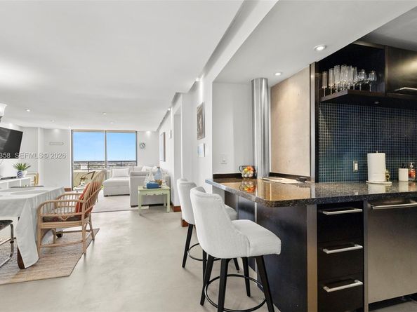 2500 Parkview Dr 2319, Hallandale Beach FL 33009