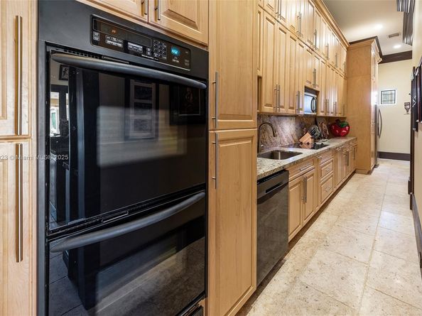 10390 SW 62nd St, Miami FL 33173