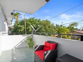 222 SW 1st St H6, Pompano Beach FL 33060