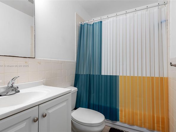222 SW 1st St H6, Pompano Beach FL 33060