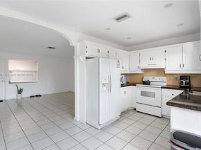 222 SW 1st St H6, Pompano Beach FL 33060