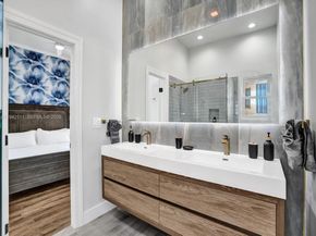 1128 Tyler St, Hollywood FL 33019