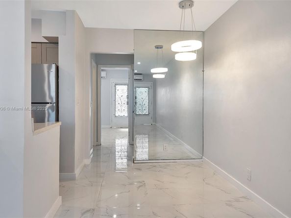820 SW 11th Ave 14B, Hallandale Beach FL 33009
