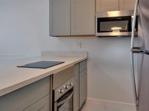 820 SW 11th Ave 14B, Hallandale Beach FL 33009