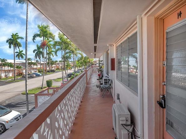 820 SW 11th Ave 14B, Hallandale Beach FL 33009