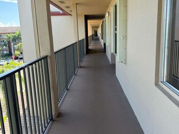 950 SW 138th Ave 409B, Pembroke Pines FL 33027