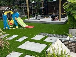 1218 NW 41st St, Miami FL 33142