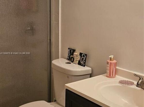 2649 NW 48th Ter 338, Lauderdale Lakes FL 33313