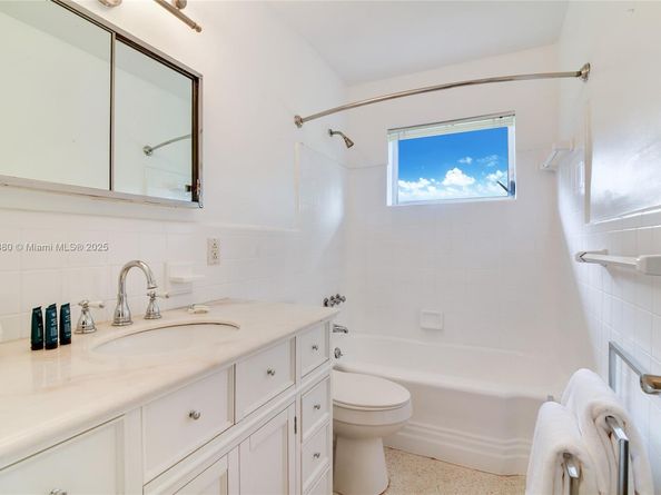 2901 NW 9th Ter, Wilton Manors FL 33311