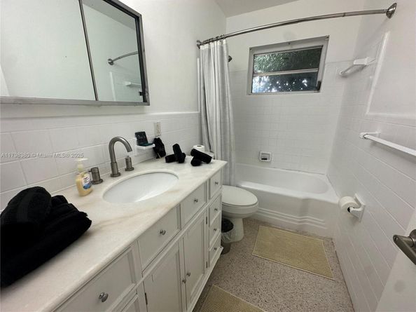 2901 NW 9th Ter, Wilton Manors FL 33311