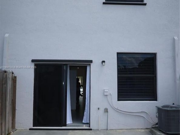 18240 SW 148th Rd 18240, Miami FL 33187