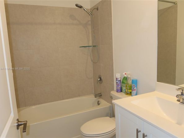 18240 SW 148th Rd 18240, Miami FL 33187