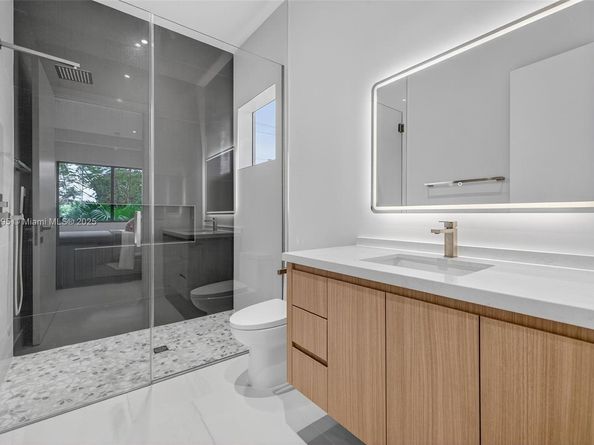 2757 NE 34th Street, Fort Lauderdale FL 33306