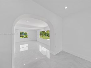 651 NW 9th St, Homestead FL 33030