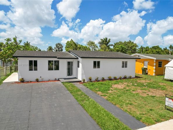 651 NW 9th St, Homestead FL 33030