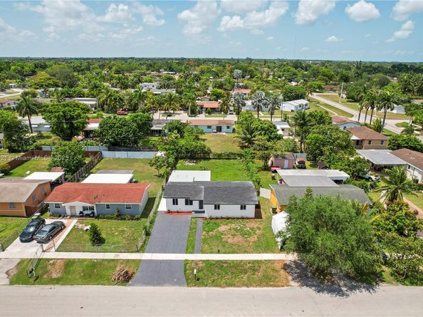 651 NW 9th St, Homestead FL 33030
