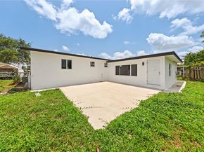 651 NW 9th St, Homestead FL 33030